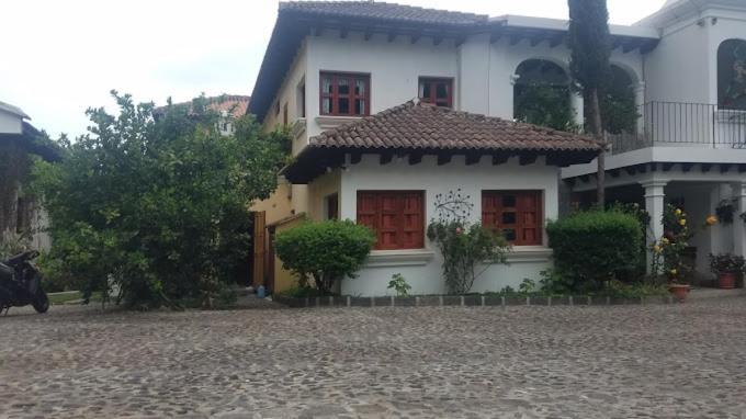 Hotel Y Jardines Casa Buho Антигуа-Гватемала Экстерьер фото