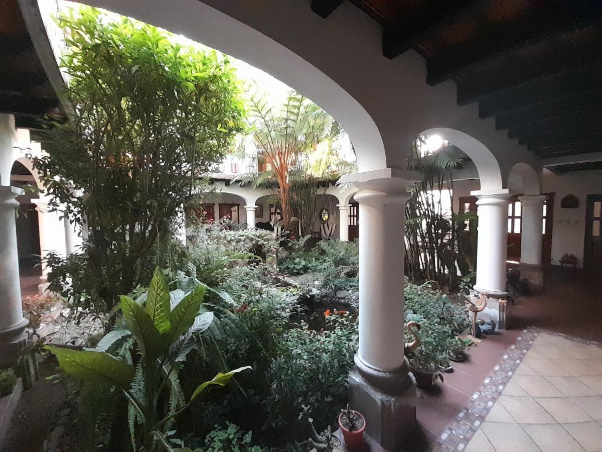 Hotel Y Jardines Casa Buho Антигуа-Гватемала Экстерьер фото
