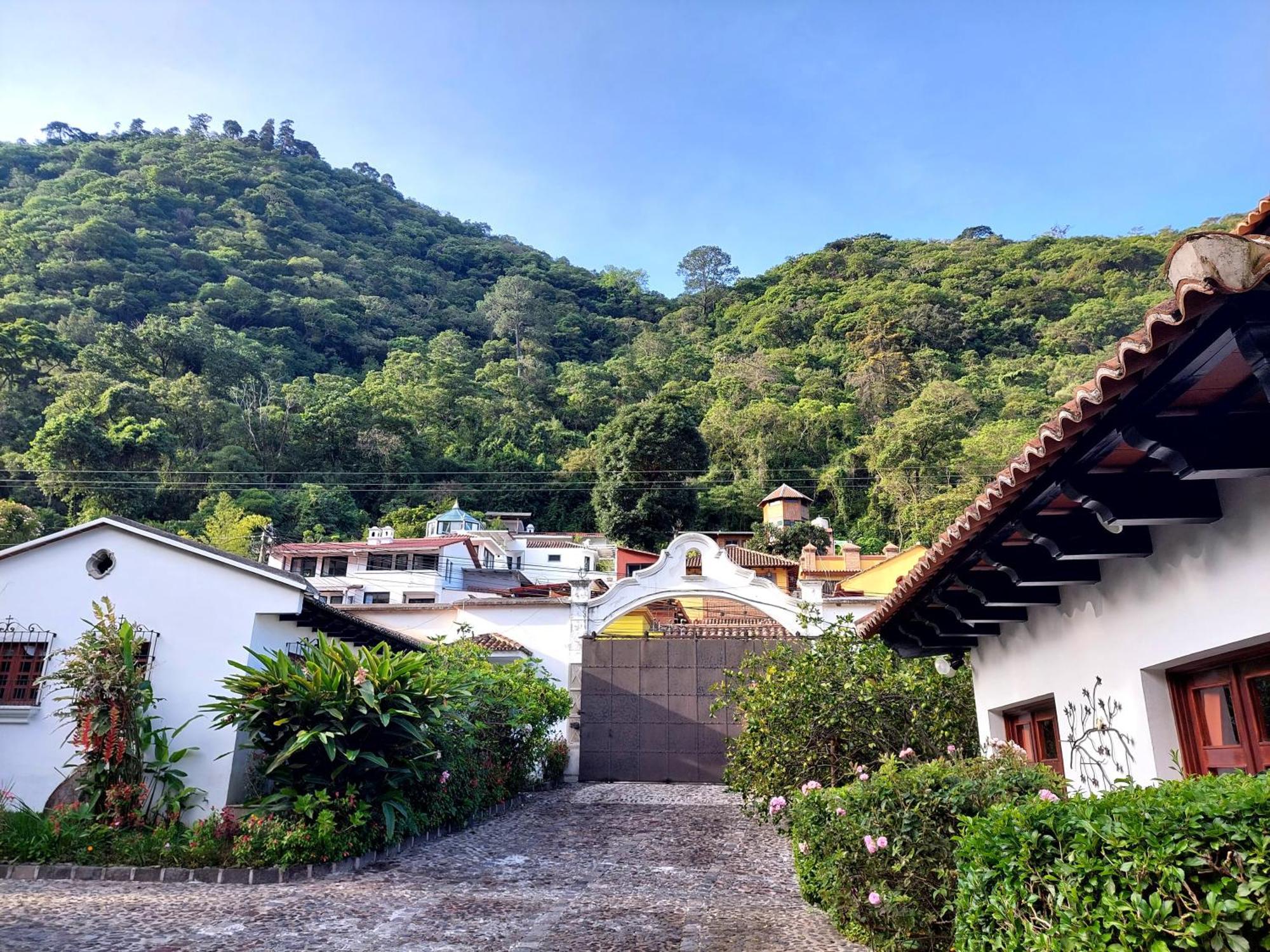 Hotel Y Jardines Casa Buho Антигуа-Гватемала Экстерьер фото